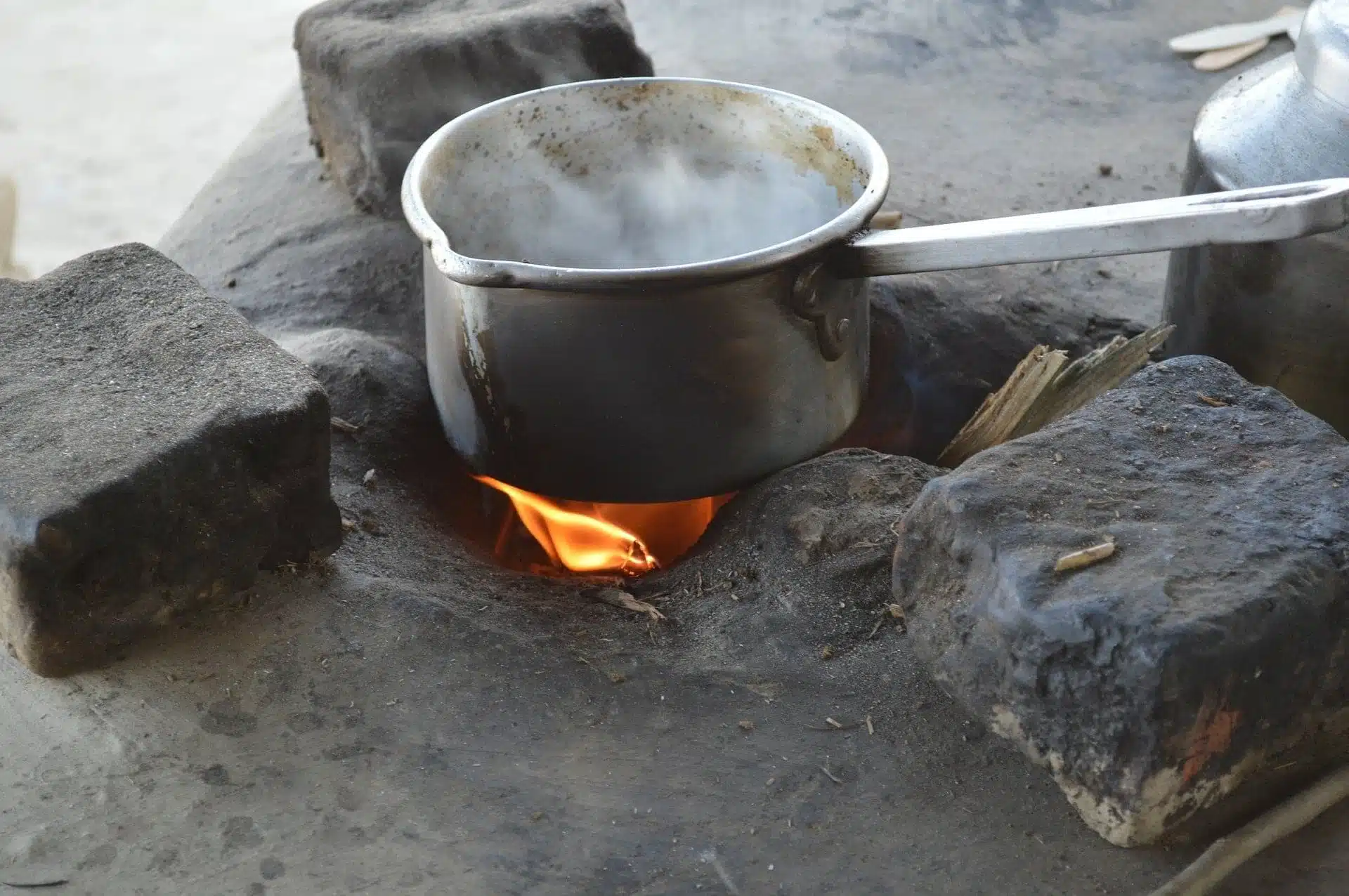 camping pot boiling
